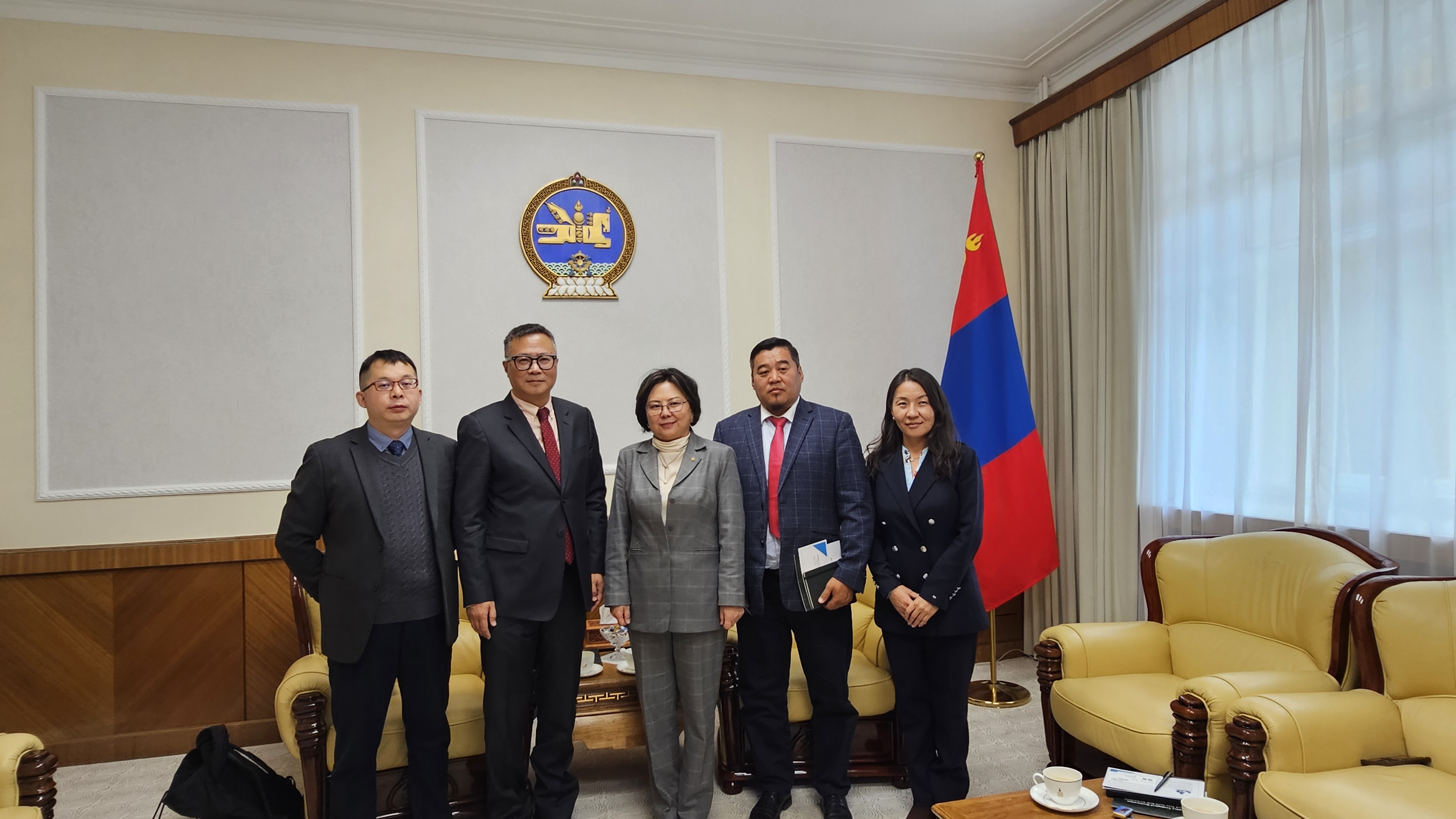 Sinoway Forest and Mongolia's Ministry of Environment and Climate Change Discuss Cooperation Projects on Ecological Restoration Around the Capital and in the Gobi Desert